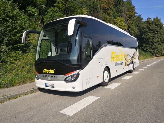 Bus - Riedel KG Busreisen & Taxi aus Langenau